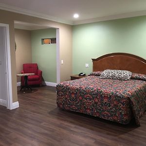 Two-Bedroom King Suite